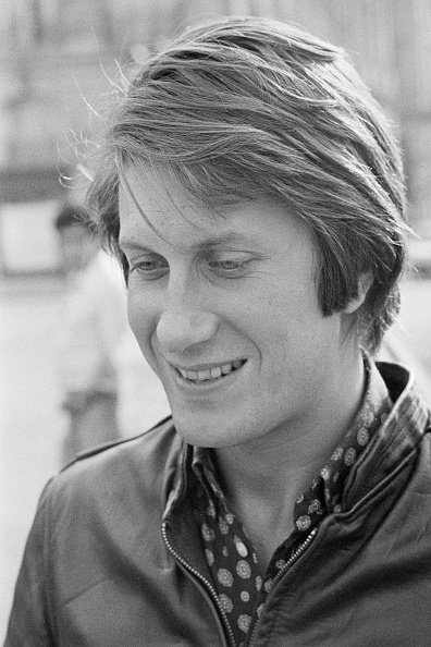 Jacques Dutronc sur le tournage du film "Ok Patron", place Vendôme à Paris sous la direction de Claude Vital. | Photo : Getty Images