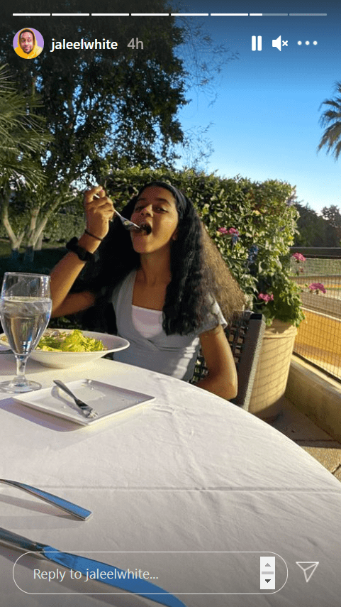 Jaleel White's daughter Samaya flaunted her long hair in an outdoor photo. | Photo: Instagram/@jaleelwhite
