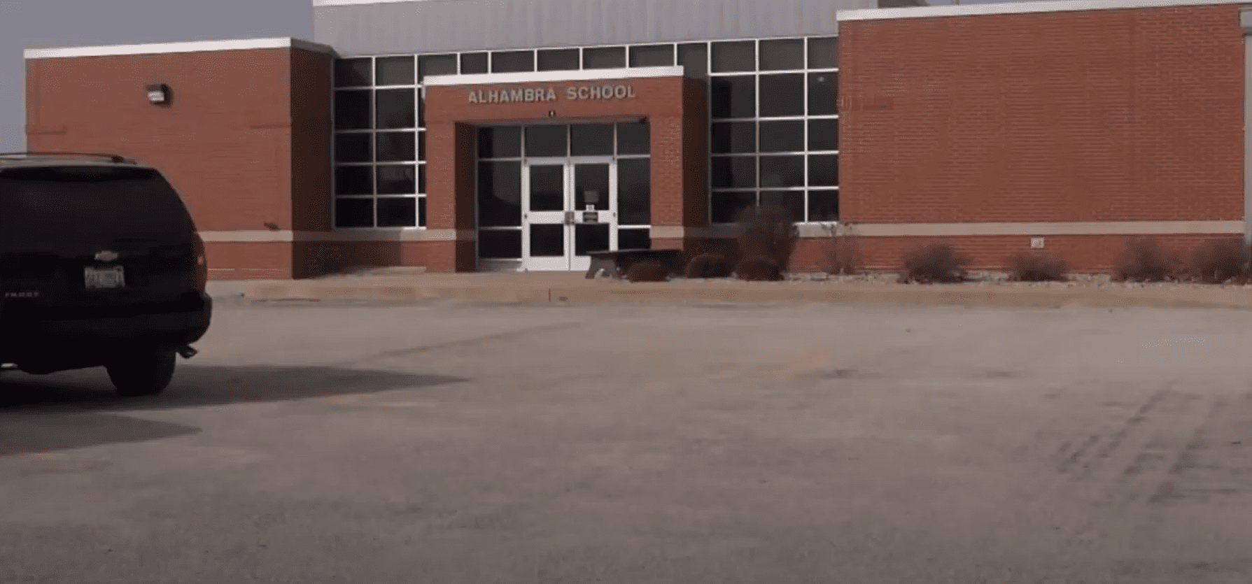 The Alhambra Elementary School in Madison County, Illinois. | Source: youtube.com/Kelley Hoskins Journalist St. Louis