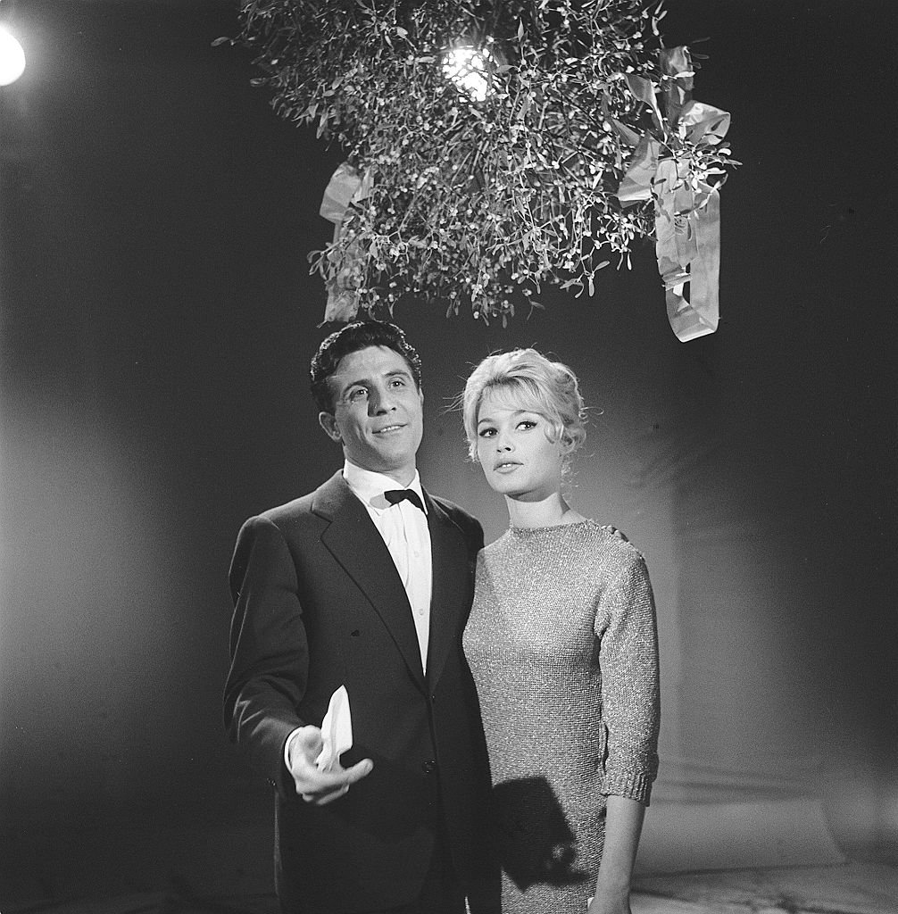 Brigitte Bardot et Gilbert Bécaud en 1958. l Source : Getty Images
