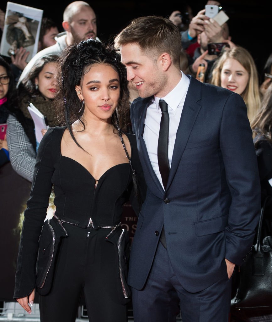 FKA Twigs and Robert Pattinson arrive at "The Lost City of Z" UK premiere on February 16, 2017 | Photo: Getty Images
