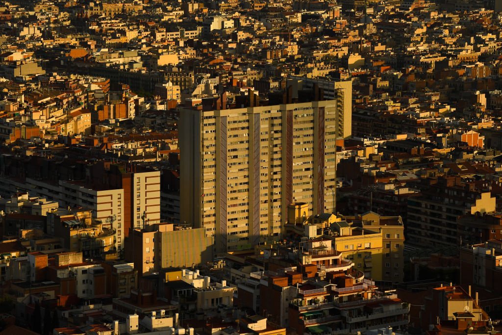Vista panoramica de edificios residenciales de Barcelona el 18 de Julio de 2020 en Barcelona, España. I Foto: Getty Images. 
