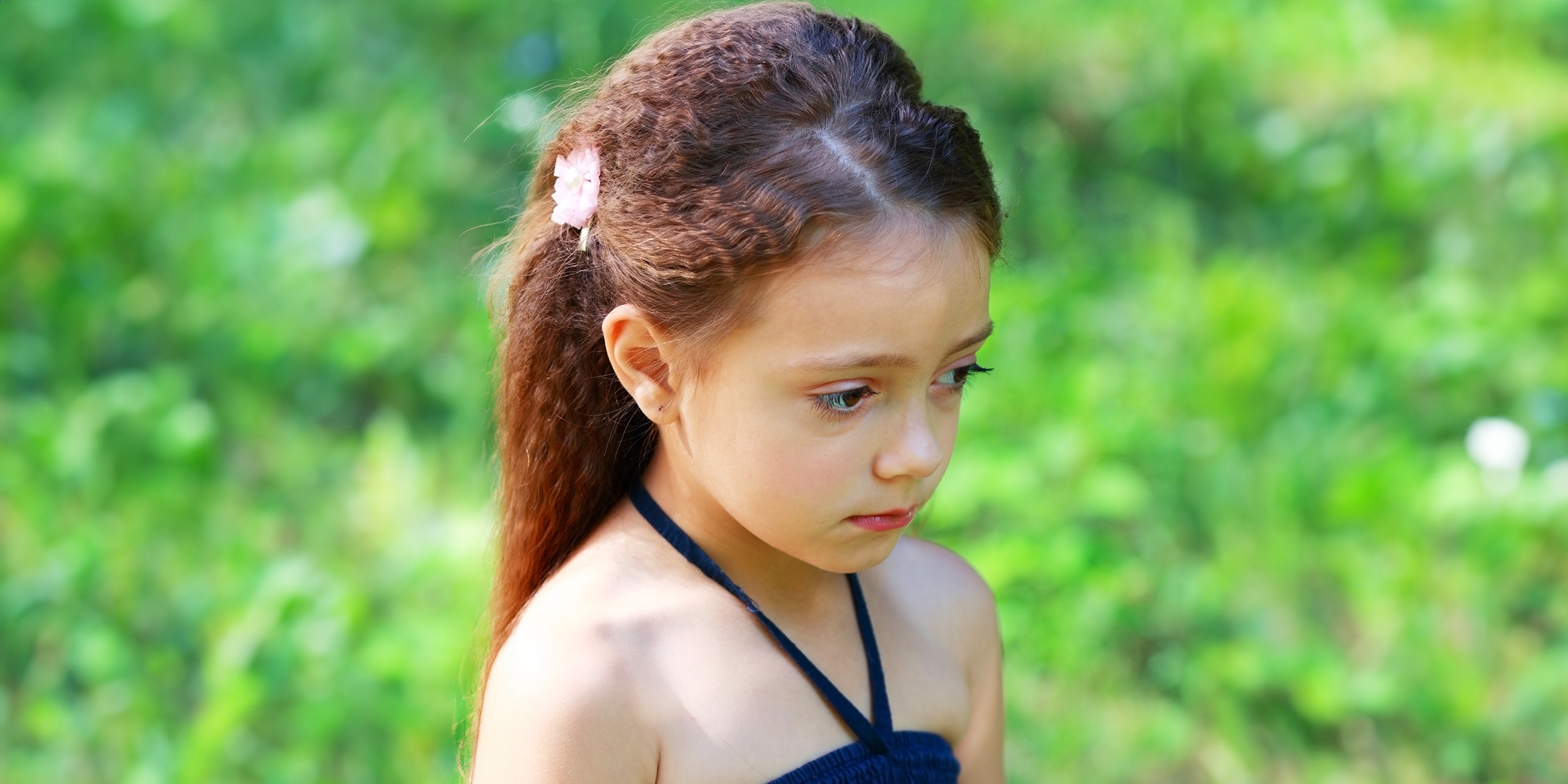 A sad little girl | Source: Shutterstock