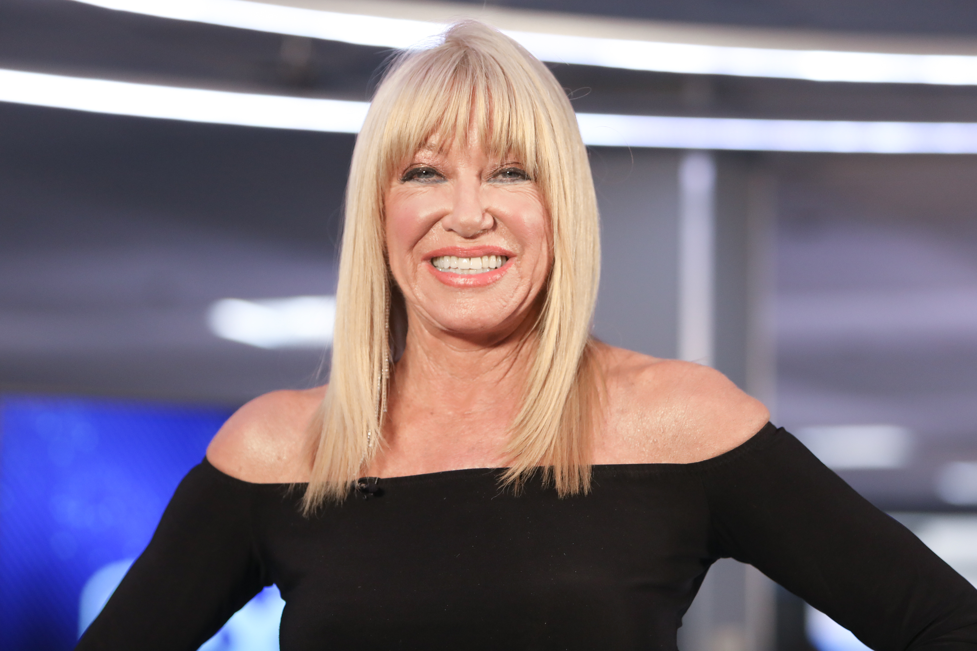Suzanne Somers visits “Extra” in Burbank, California on February 19, 2020 | Source: Getty Images