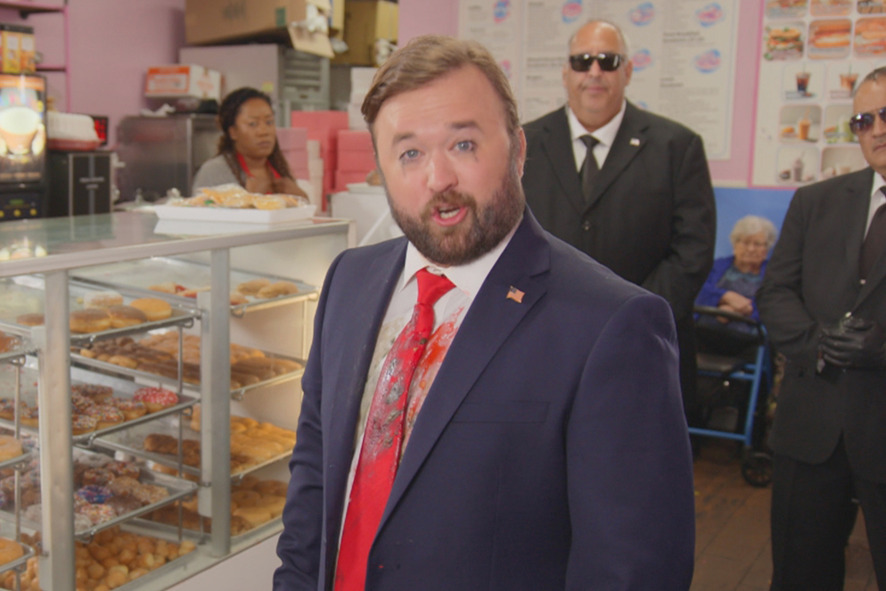 Haley Joel Osment is seen on "Jimmy Kimmel Live!" on October 1, 2024 | Source: Getty Images