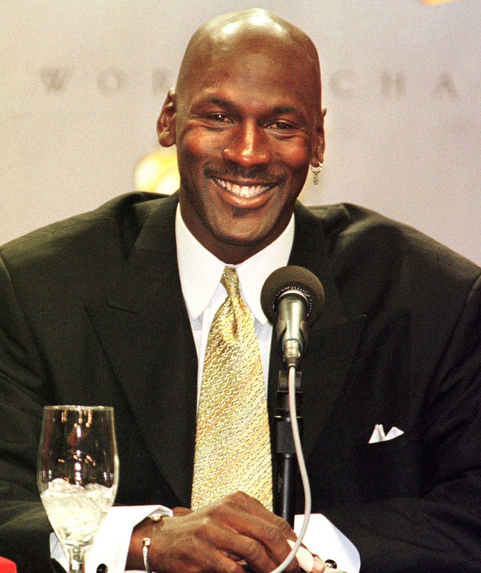 Michael Jordan announces his retirement during a press conference on January 13, 1999 in Chicago | Source: Getty Images