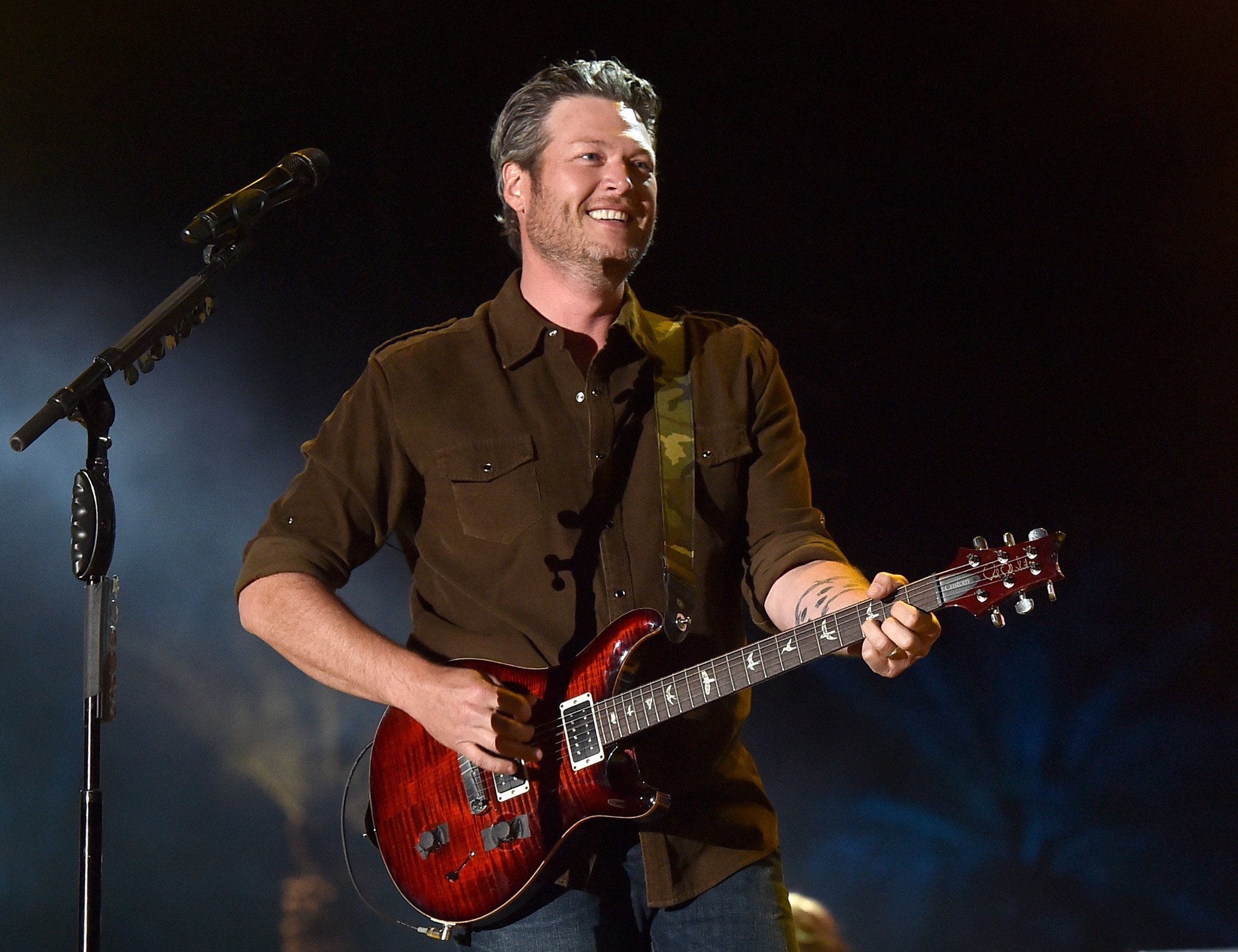 Blake Shelton performing in Indio, California in 2015. | Source: Getty Images