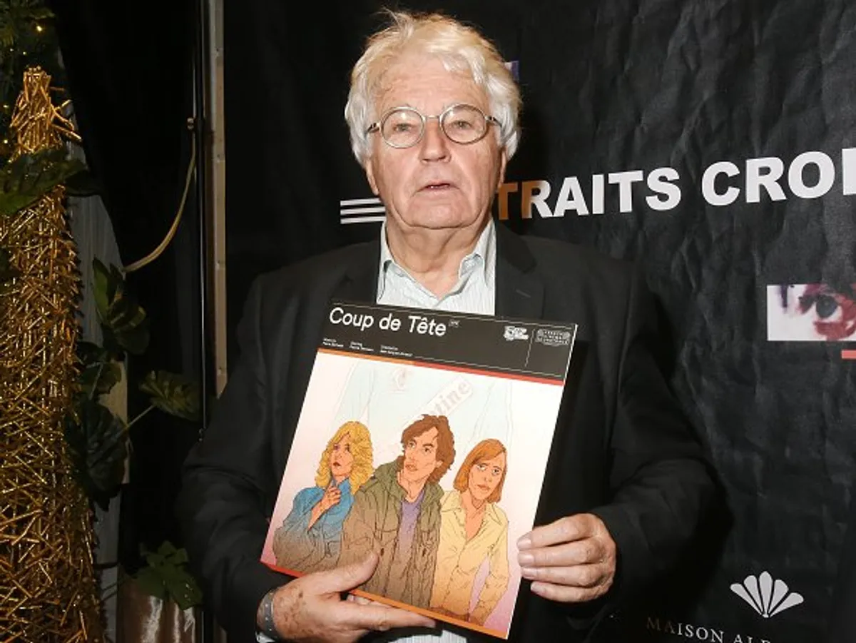 Le réalisateur Jean-Jacques Annaud assiste au vernissage de l'exposition "Portraits Croisés" de Paris Match. |Photo : Getty Images