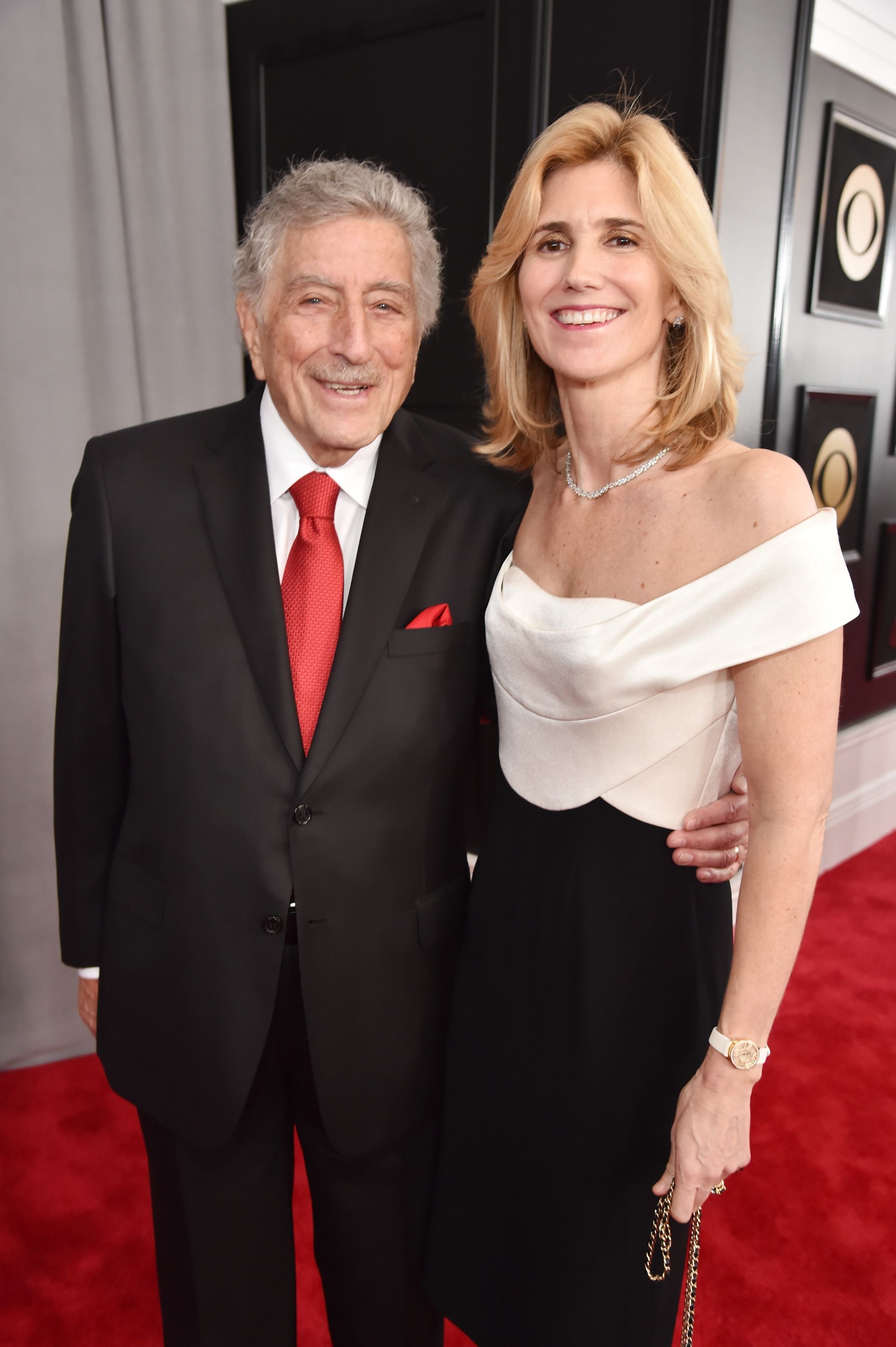 Sänger Tony Bennett und seine Frau Susan Crow besuchen die 60th Annual Grammy Awards im Madison Square Garden am 28. Januar 2018 in New York City. | Quelle: © Getty Images