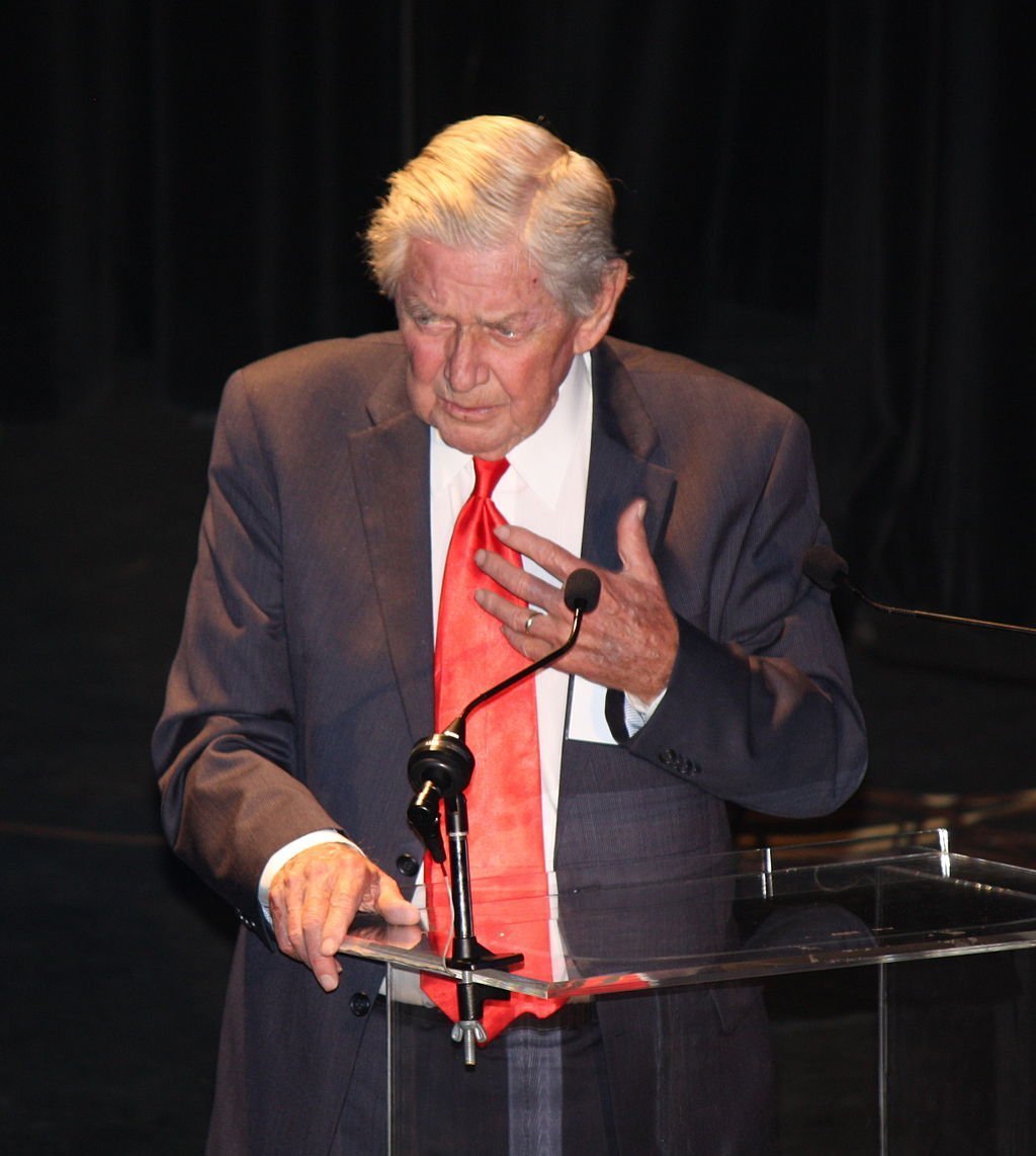 Ralph Waite at "The Waltons" 40th anniversary in 2012 | Source: Wikimedia Commons