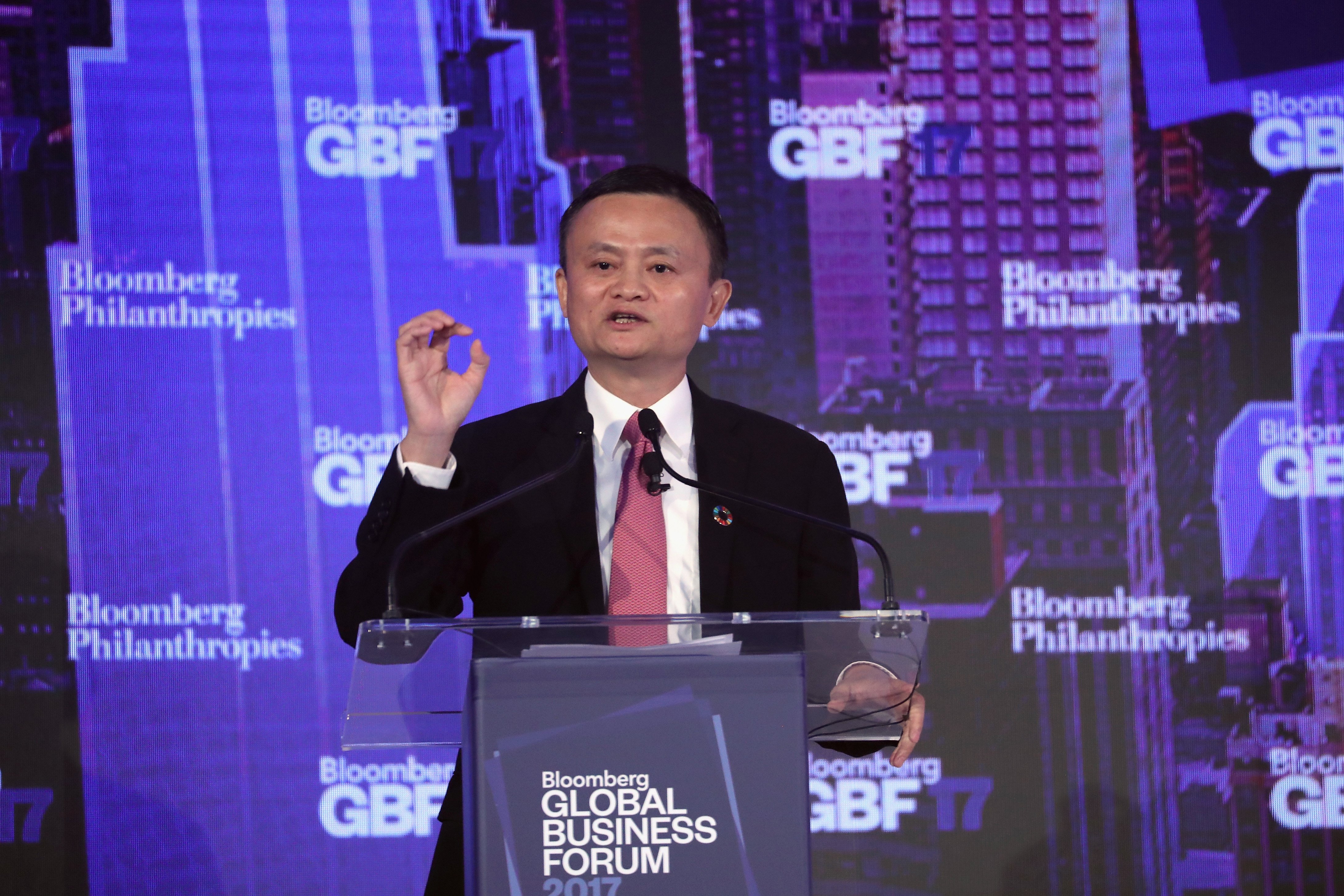 Jack Ma delivering a speech at the Bloomberg Global Business Forum in New York City | Photo: Getty Images