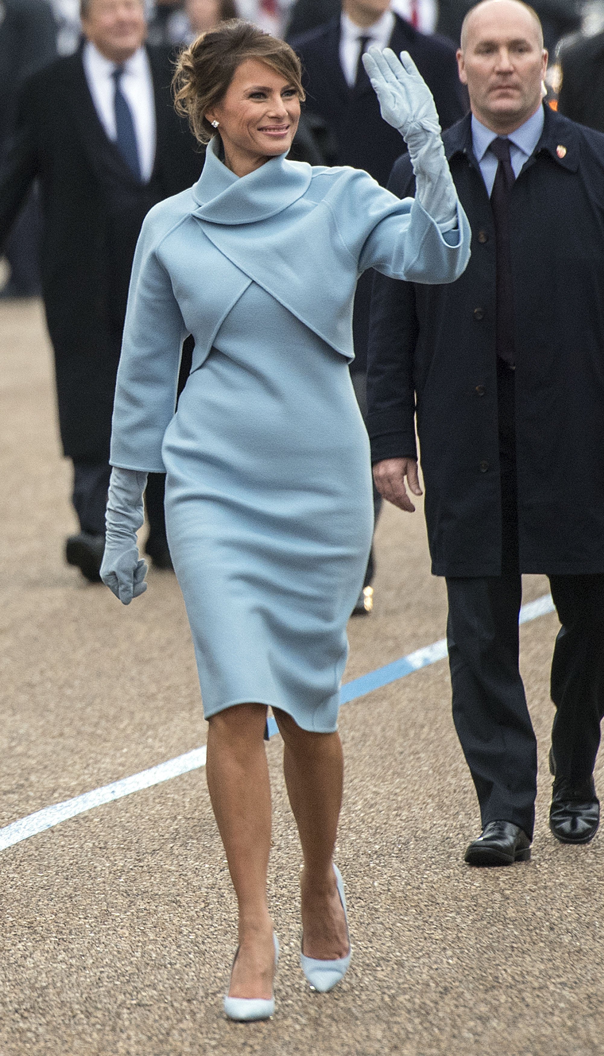  First lady Melania Trump waves to supporters in the inaugural parade on January 20, 2017 in Washington, DC | Photo: GettyImages
