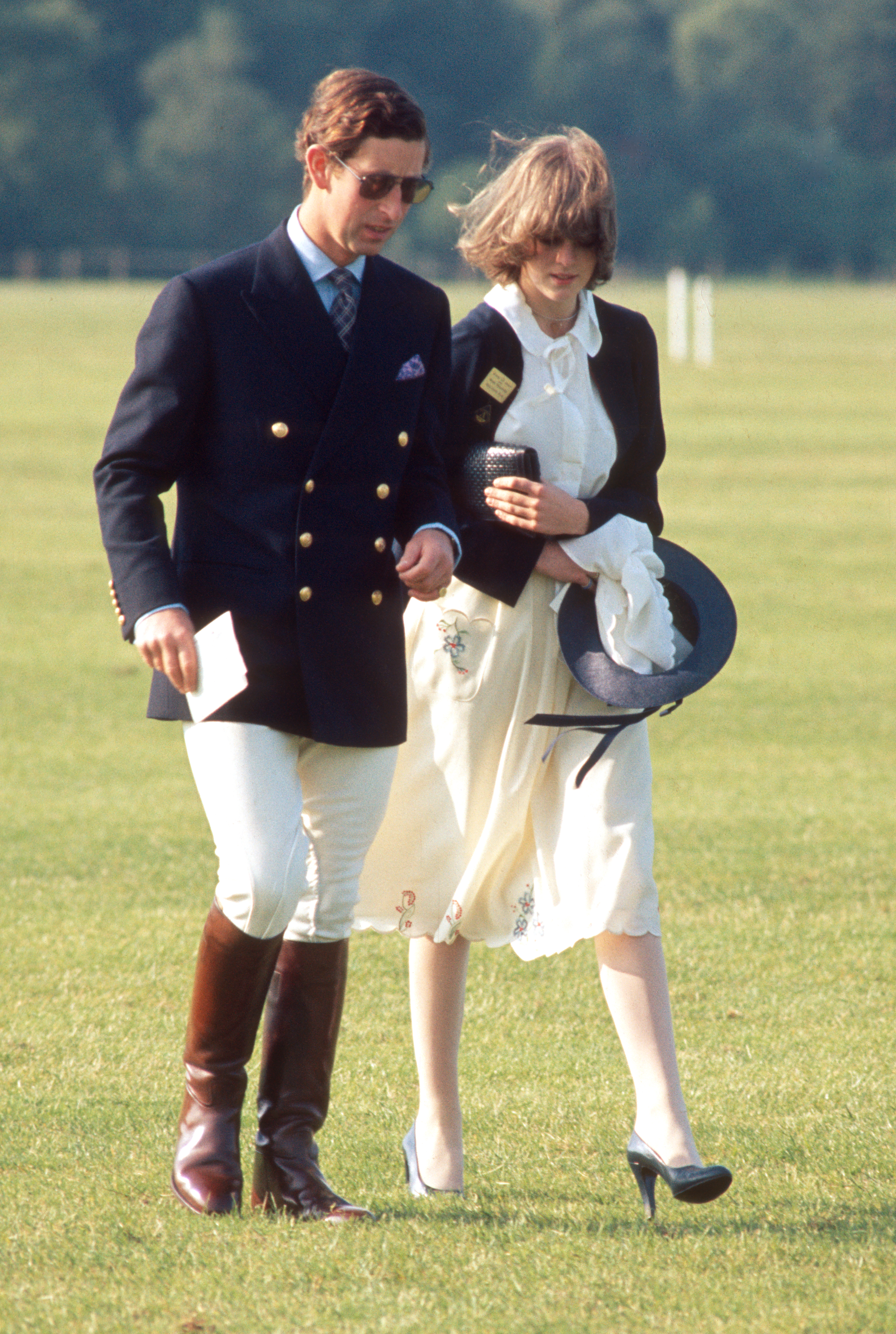 Prince Charles and Jane Wellesley, circa 1974, in Windsor, United Kingdom. | Source: Getty Images