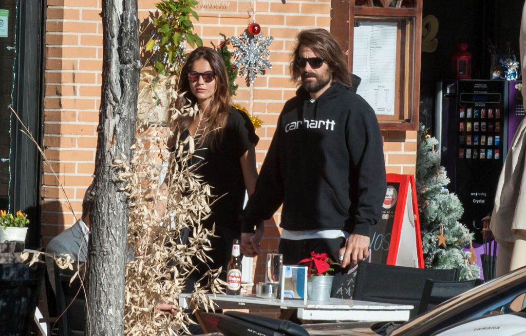 Lara Álvarez y Román Mosteiro fueron vistos el 28 de diciembre de 2016 en Madrid, España. | Foto: Getty Images