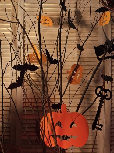 Hanging bats used as Halloween decorations. | Source: Shutterstock.