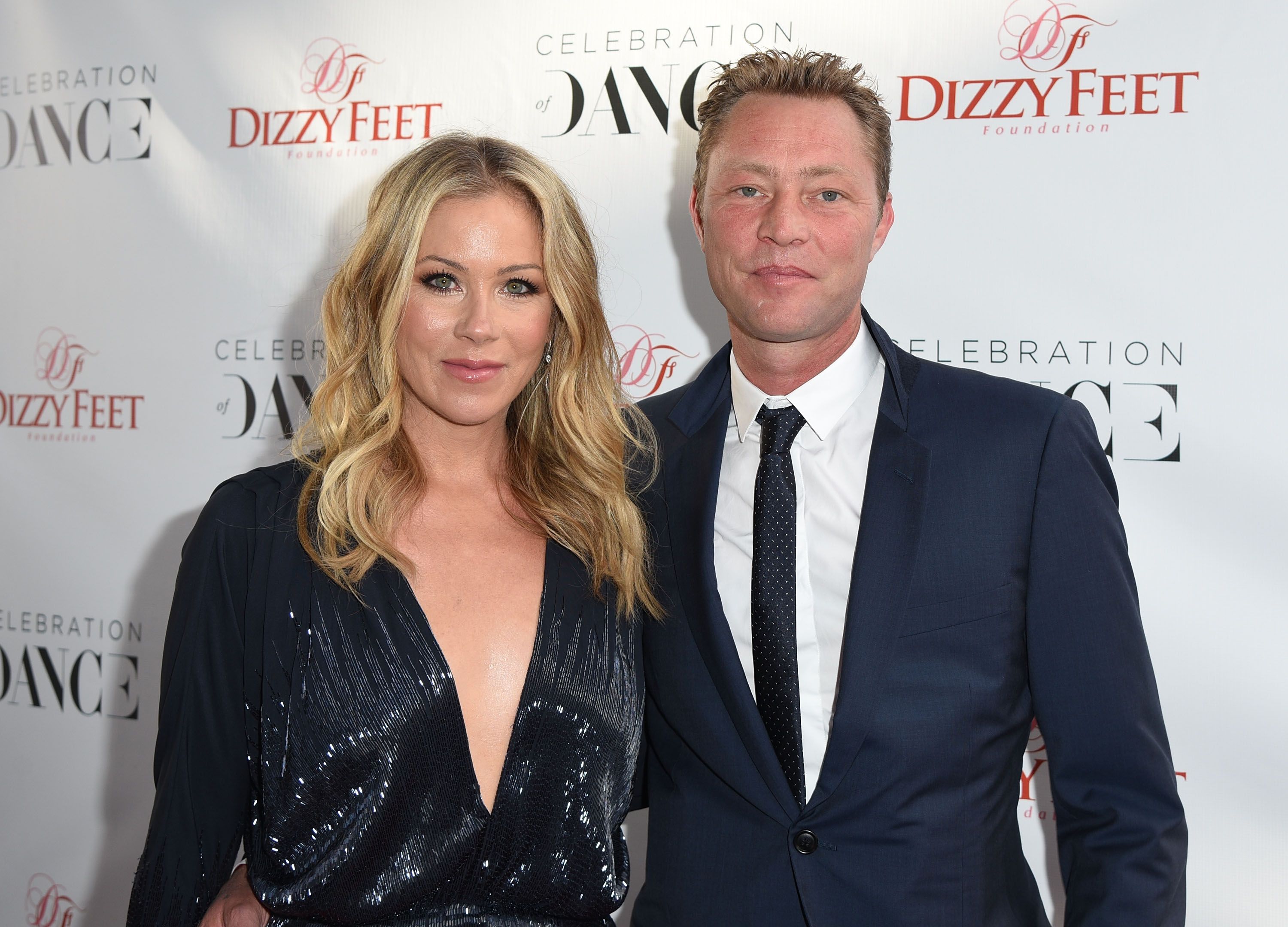 Christina Applegate and Martyn LeNoble at Club Nokia on August 1, 2015, in Los Angeles, California. | Source: Getty Images