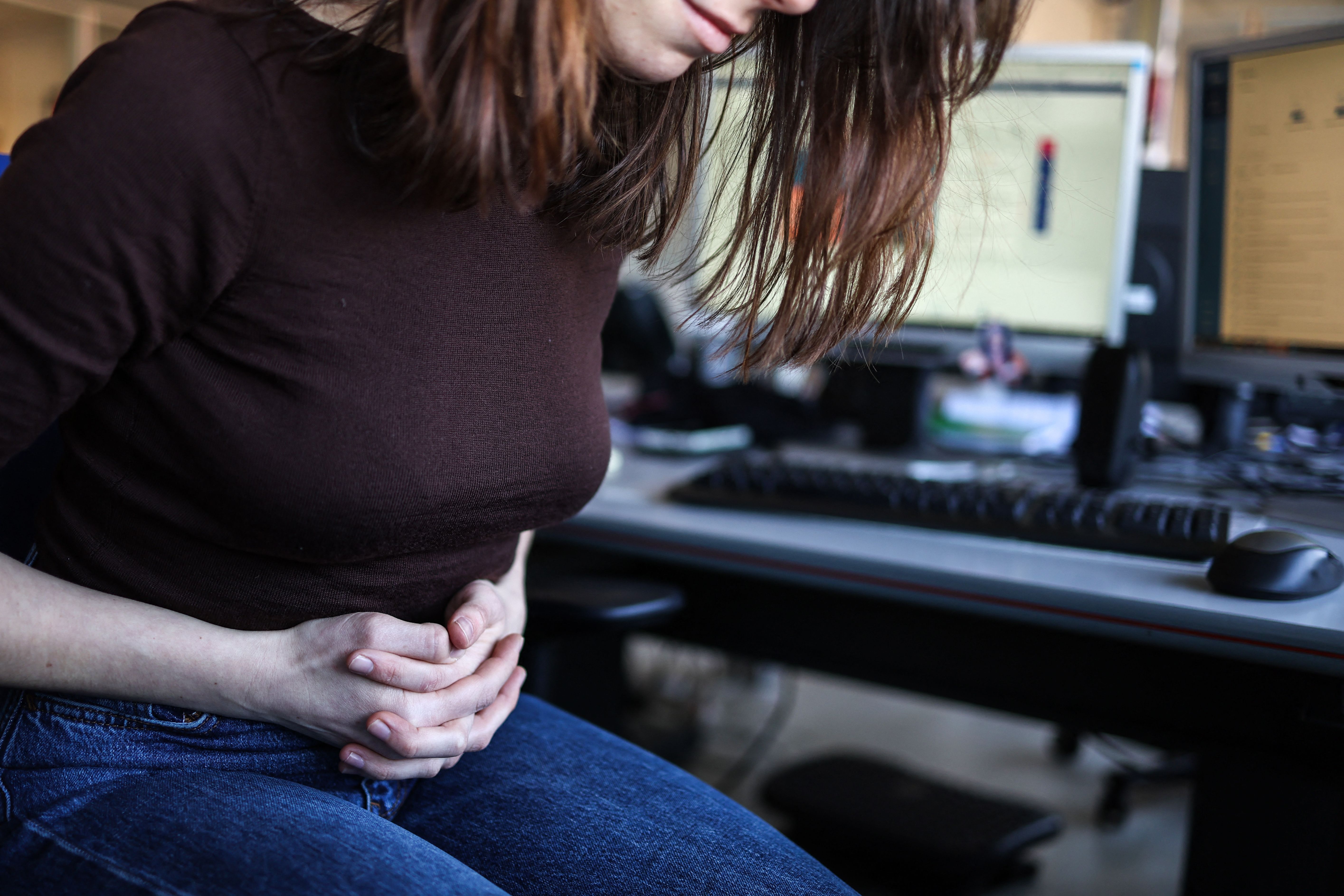 Cyclosporiasis can cause prolonged diarrhea and may require medical evaluation when symptoms do not improve within a few days. Health experts also warn that some infections may go unreported because routine food-poisoning tests do not always detect Cyclospora. | Source: Getty Images