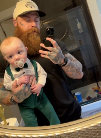 Kevin Clevenger and his son | Source: TikTok.com/ironsanctuary