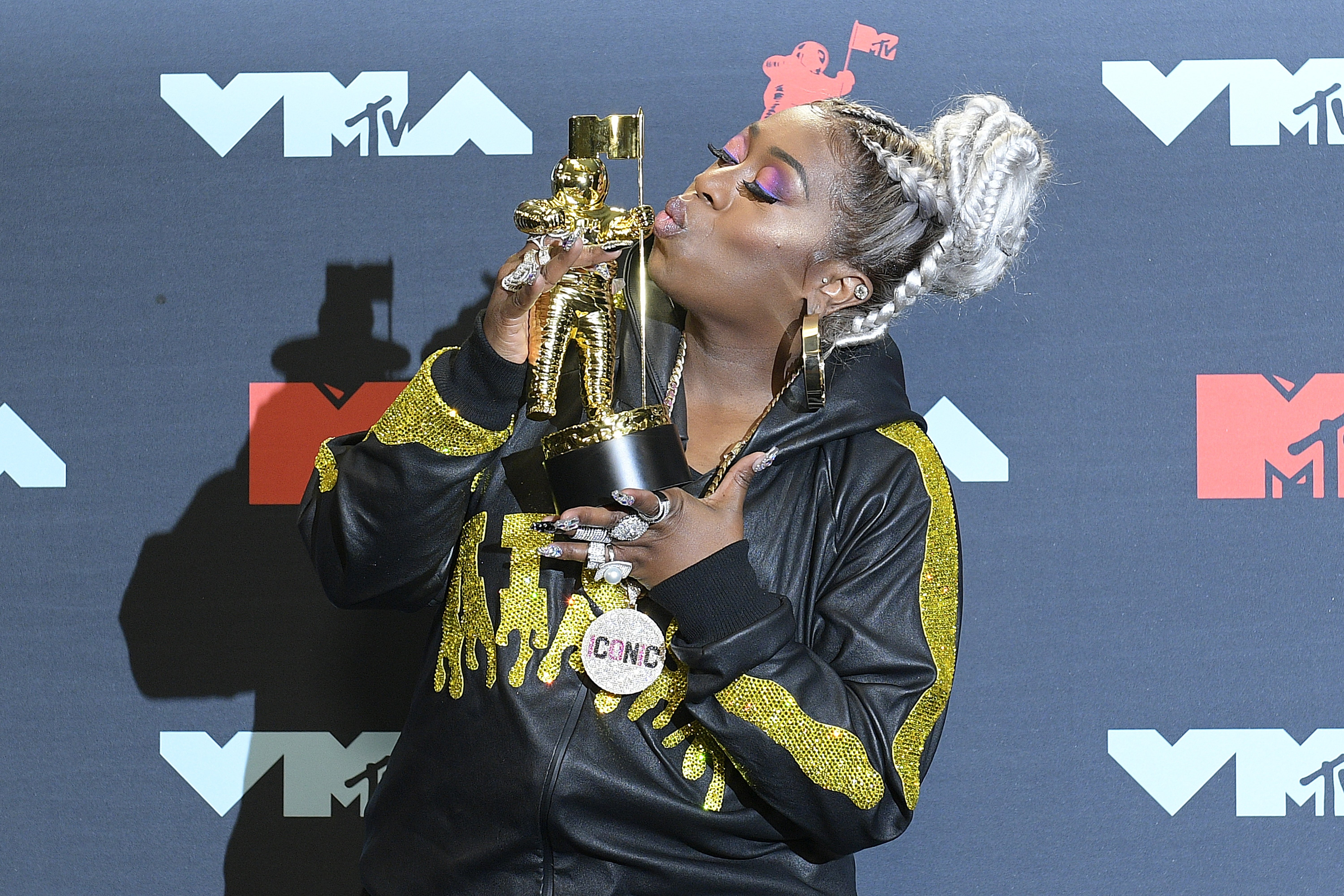 Missy Elliott poses at the 2019 MTV Video Music Awards in Newark, New Jersey on Aug, 26, 2019 | Photo: Getty Images