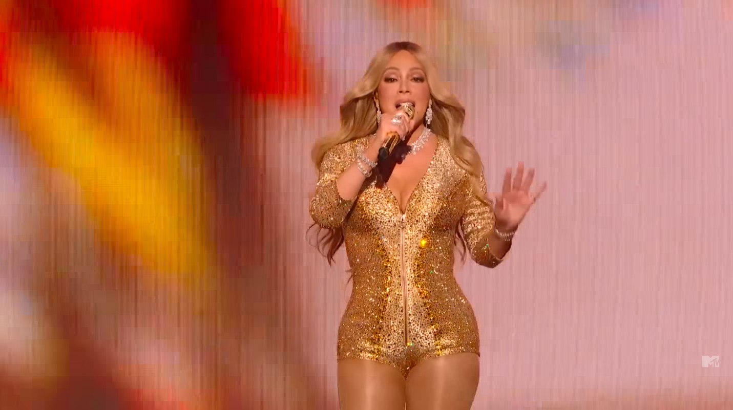 Mariah Carey belting out lyrics. | Source: YouTube/MTV