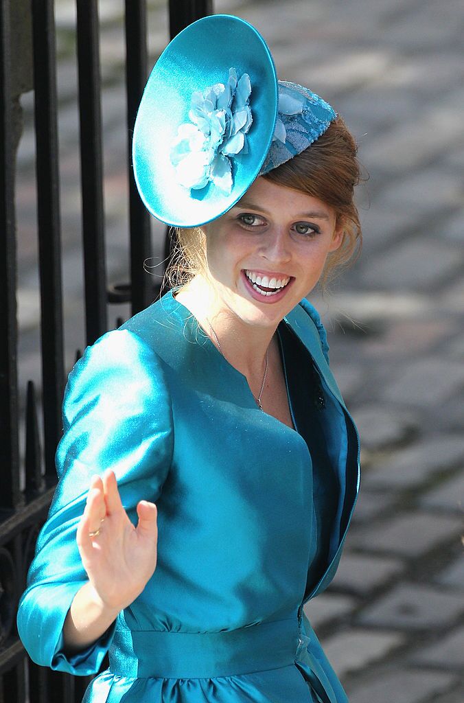 Princess Beatrice arrives at Canongate Kirk on the afternoon of the wedding of Mike Tindall and Zara Philips on July 30, 2011 | Photo: Getty Images