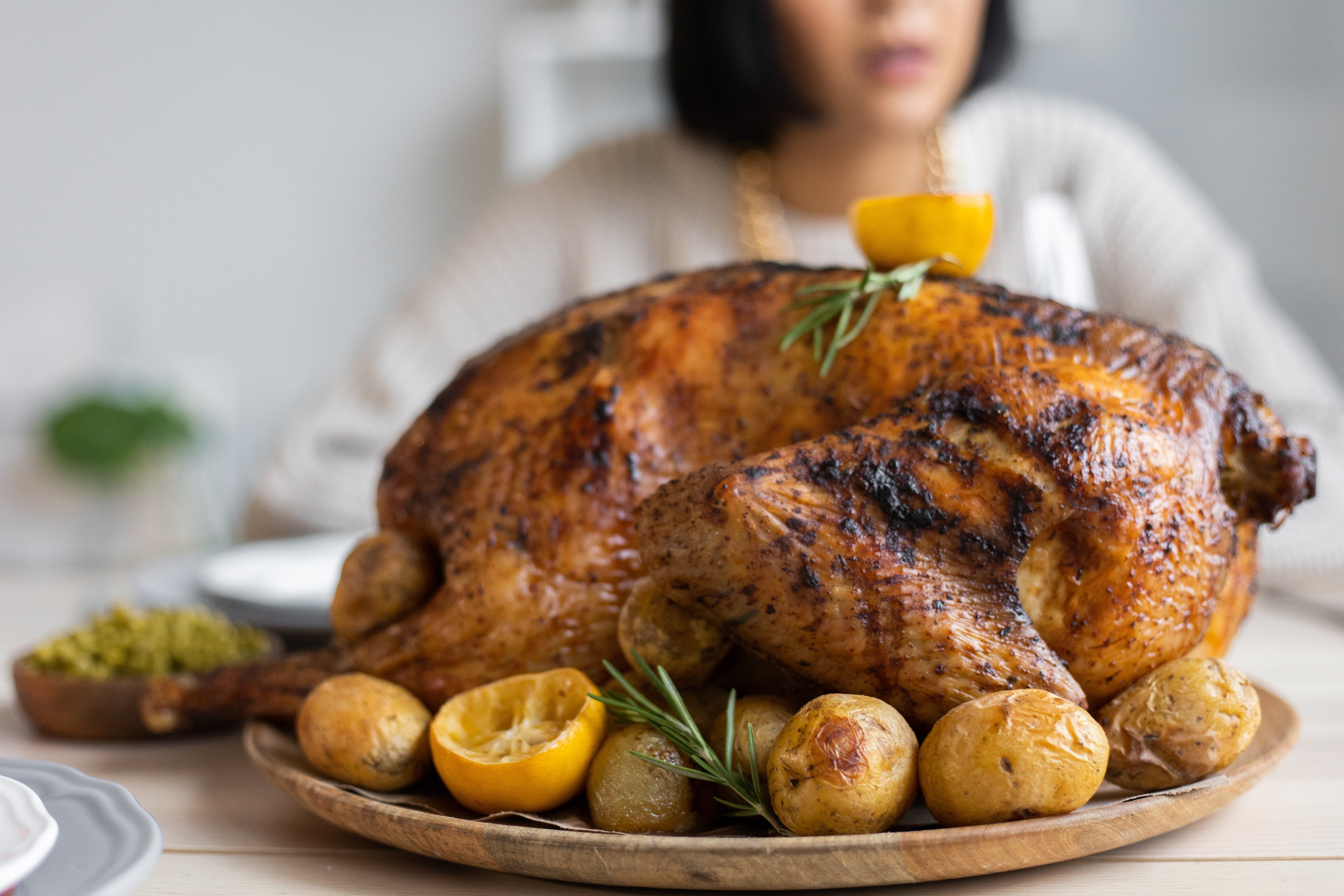 The husband claimed he was done with his wife when she threw his Thanksgiving turkey in the trashcan | Source: Pexels