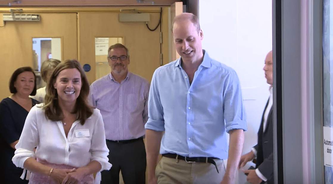 Prince William heading towards the Ellis Ward of The Royal Marsden. | Source: YouTube/TheRoyalFamilyChannel