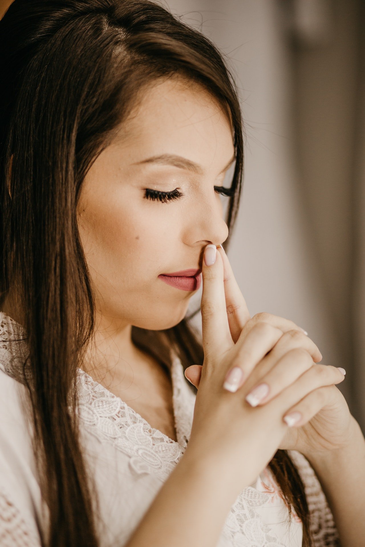 Alice couldn't believe what her father did. | Source: Pexels