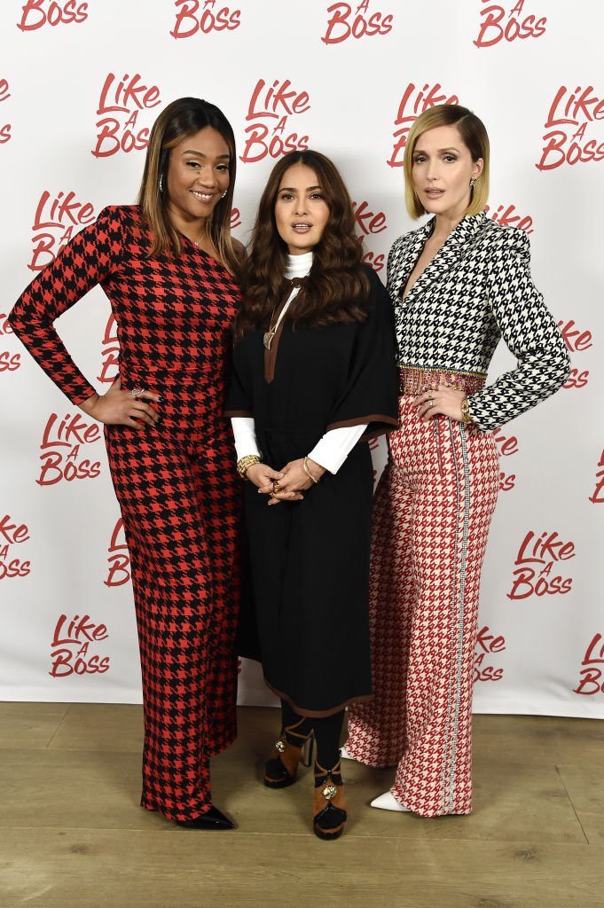 Tiffany Haddish, Salma Hayek y Rose Byrne en la sesión fotográfica de "Like A Boss", el 14 de diciembre de 2019 en la ciudad de Nueva York. | Foto: Getty Images
