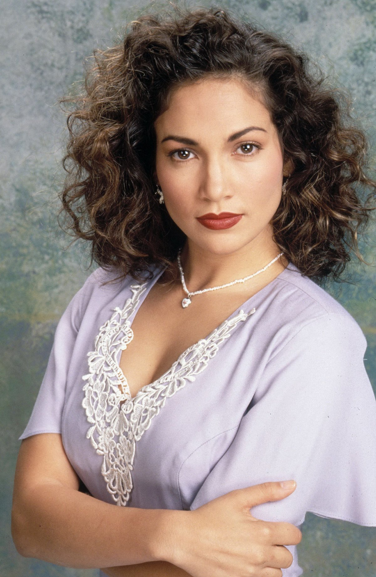 Jennifer Lopez fue fotografiada para la serie de televisión de CBS "Second Changes" en 1993. | Foto: Getty Images