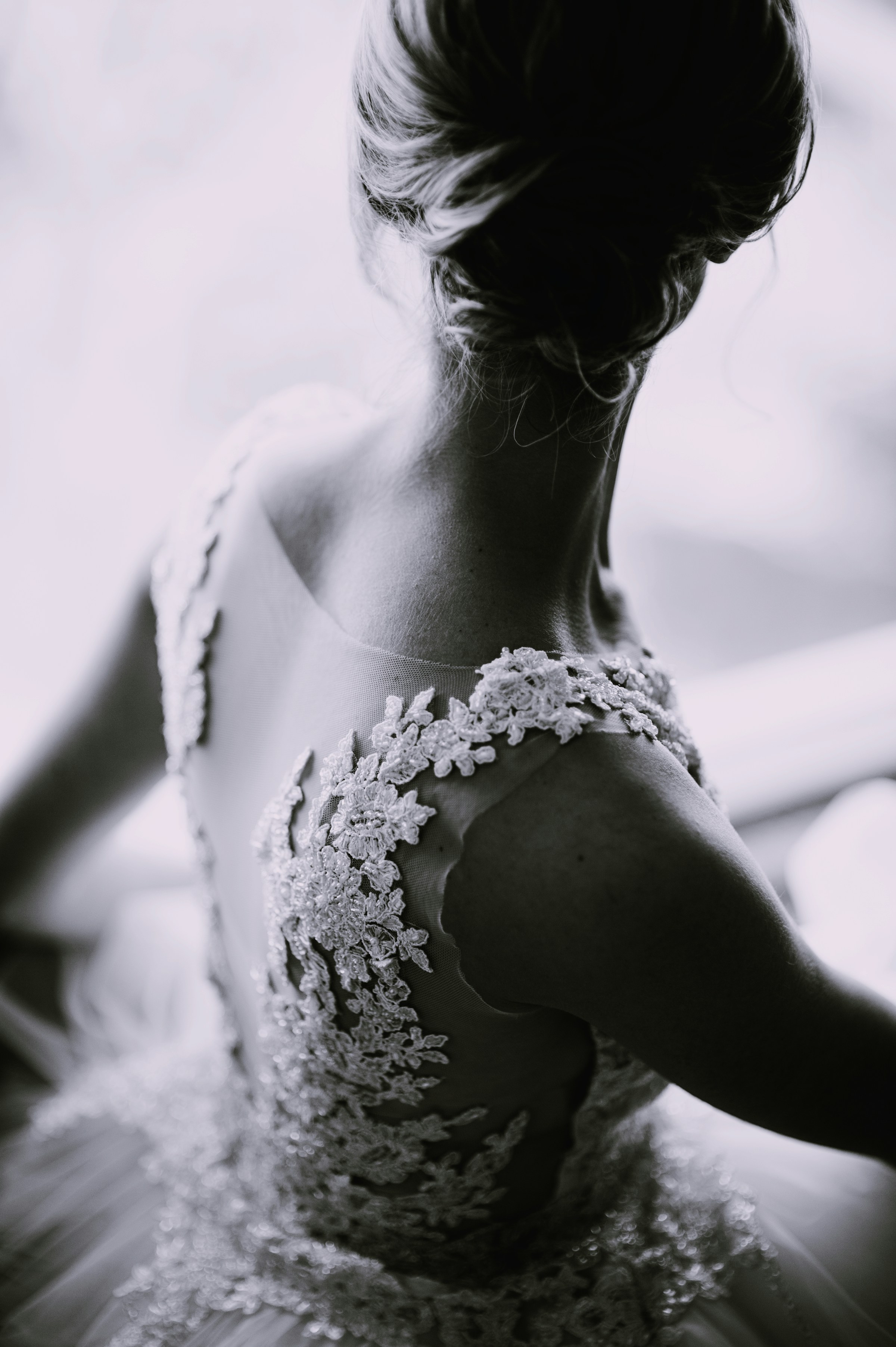 Grayscale shot of a woman in a bridal dress | Source: Unsplash