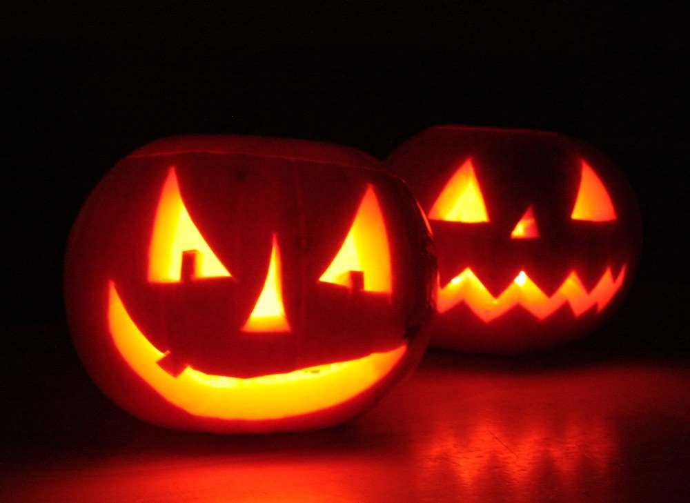 Dos calabazas decoradas para Halloween. | Imagen: Flickr Dos calabazas decoradas para Halloween. | Imagen: Flickr