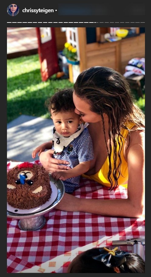 Miles Legend and Chrissy Teigen at the boy's 1st birthday celebration | Photo: Instagram Story/Chrissy Teigen