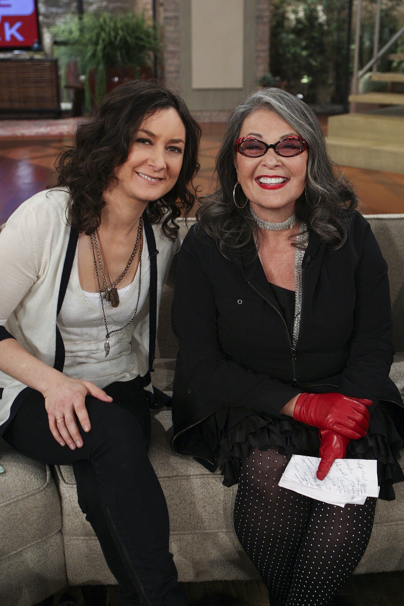 Sara Gilbert and Roseanne Barr at the ladies of "The Talk" on January 11, 2011 | Source: Getty Images