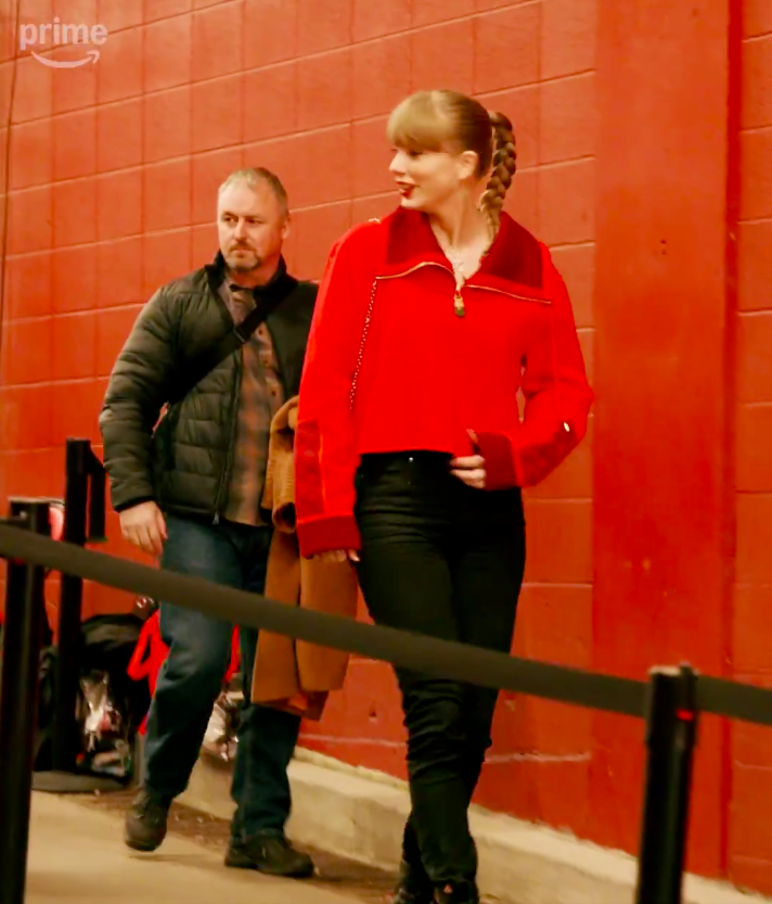 Taylor Swift and an unidentified man. | Source: X/@NFLonPrime