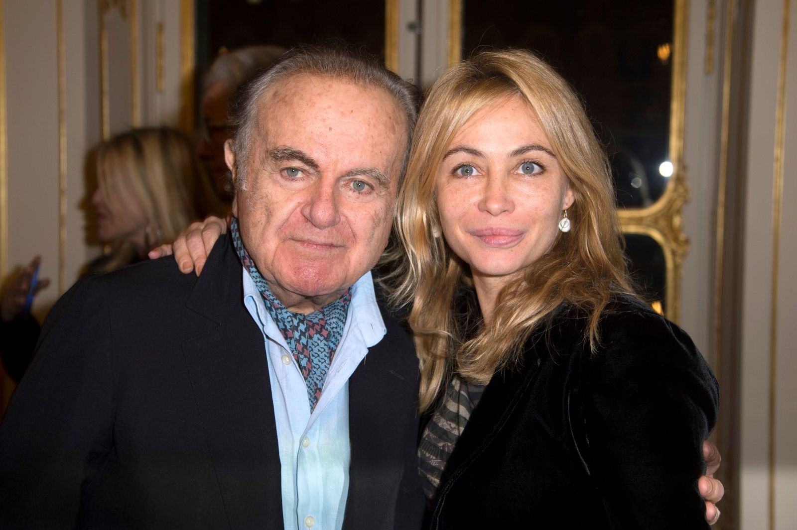 Emmanuelle Béart et son père Guy Béart | Photo : Getty Images Emmanuelle Béart et son père Guy Béart | Photo : Getty Images