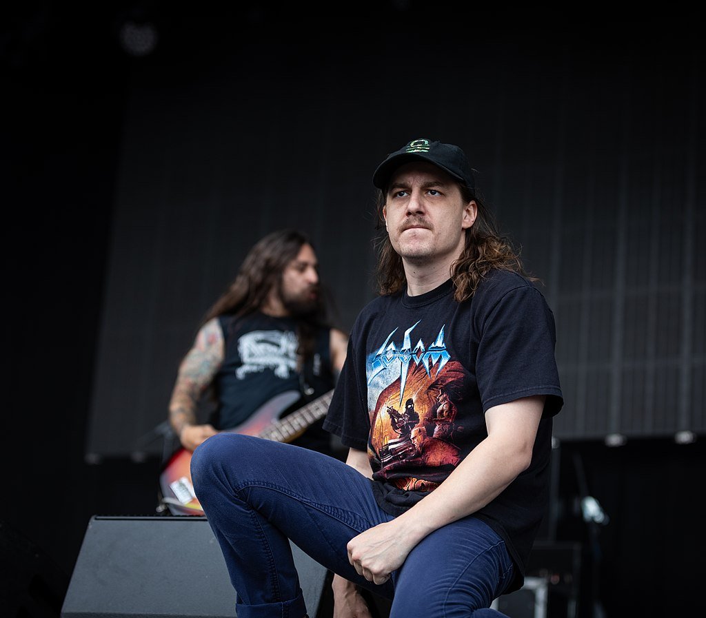Riley Gale from Power Trip at the Rock am Ring event on June 7, 2019 | Photo: Wikipedia/Andreas Lawen/Fotandi/Power Trip - Rock am Ring 2019-0893/CC BY-SA 4.0