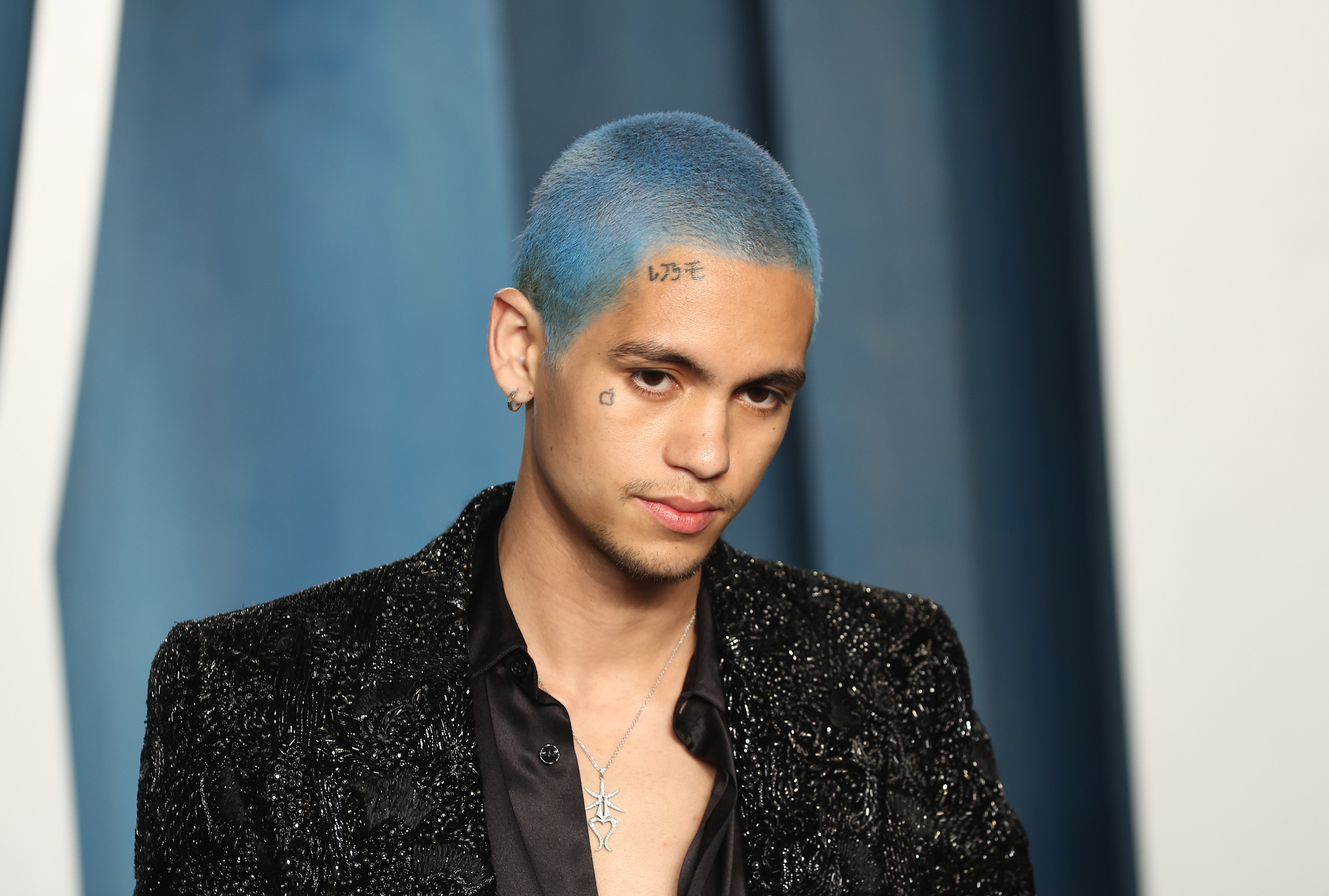 Dominic Fike's Blue Hair Inspires Fans to Try the Trend Themselves - wide 11
