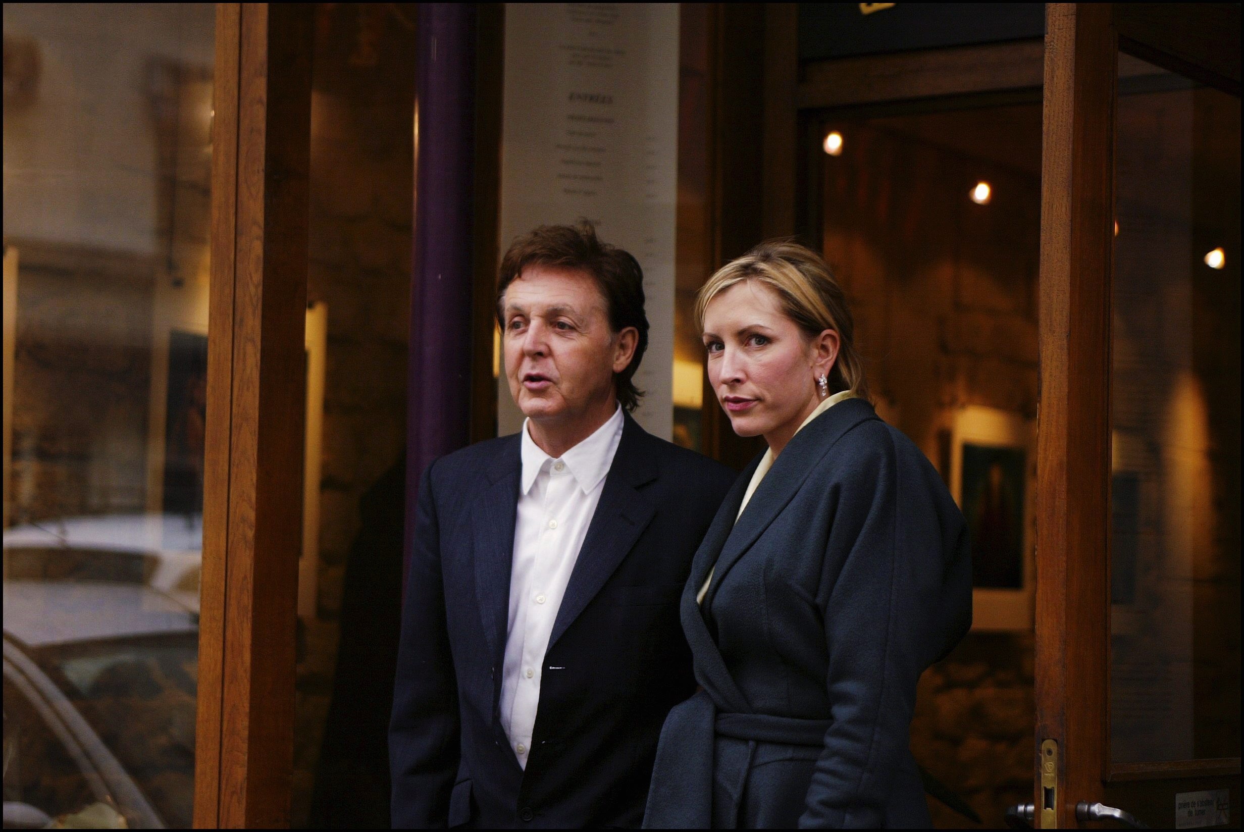 Paul McCartney and Heather Mills attend the Stella Mac Cartney fashion show on July 3, 2004 in Paris, France | Source: Getty Images
