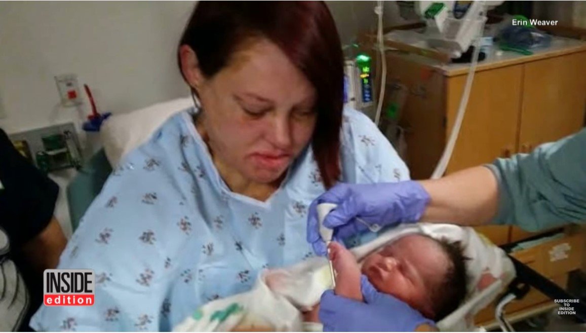 Picture of Erin Weaver with her newborn baby, Kealani | Source: Youtube/ Inside Edition