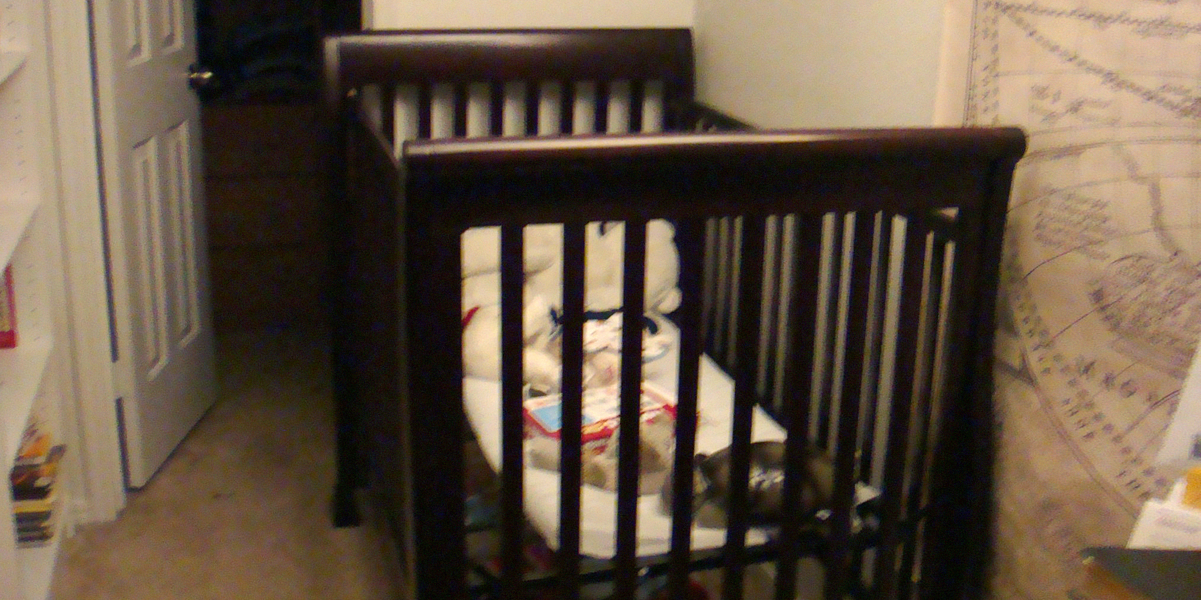 An empty crib | Source: Shutterstock