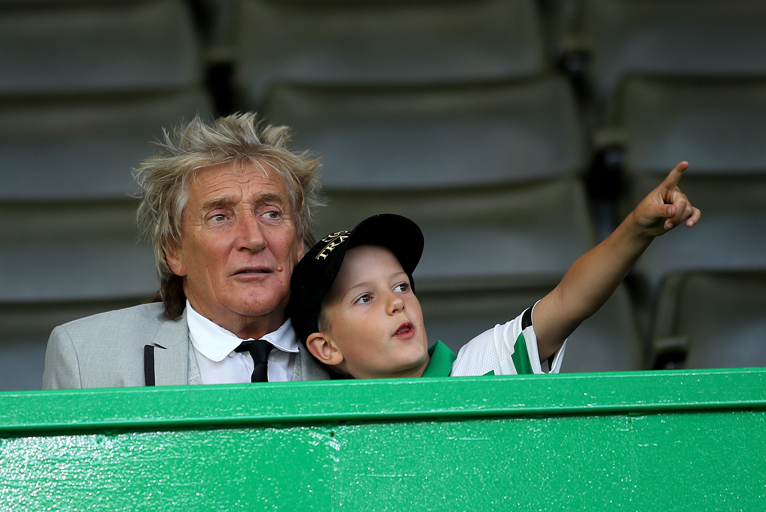 Rod Stewart and his youngest son, Aiden, were photographed together in 2019. According to People, Aiden and his older brother Alastair are Rod's sons with wife Penny Lancaster, whom he married in 2007. In a later interview, Rod recalled the humorous conversation he had with Alastair after discovering the teenager had started dating, only for his son to reply, "Dad, I've got the internet. I know everything." | Source: Getty Images