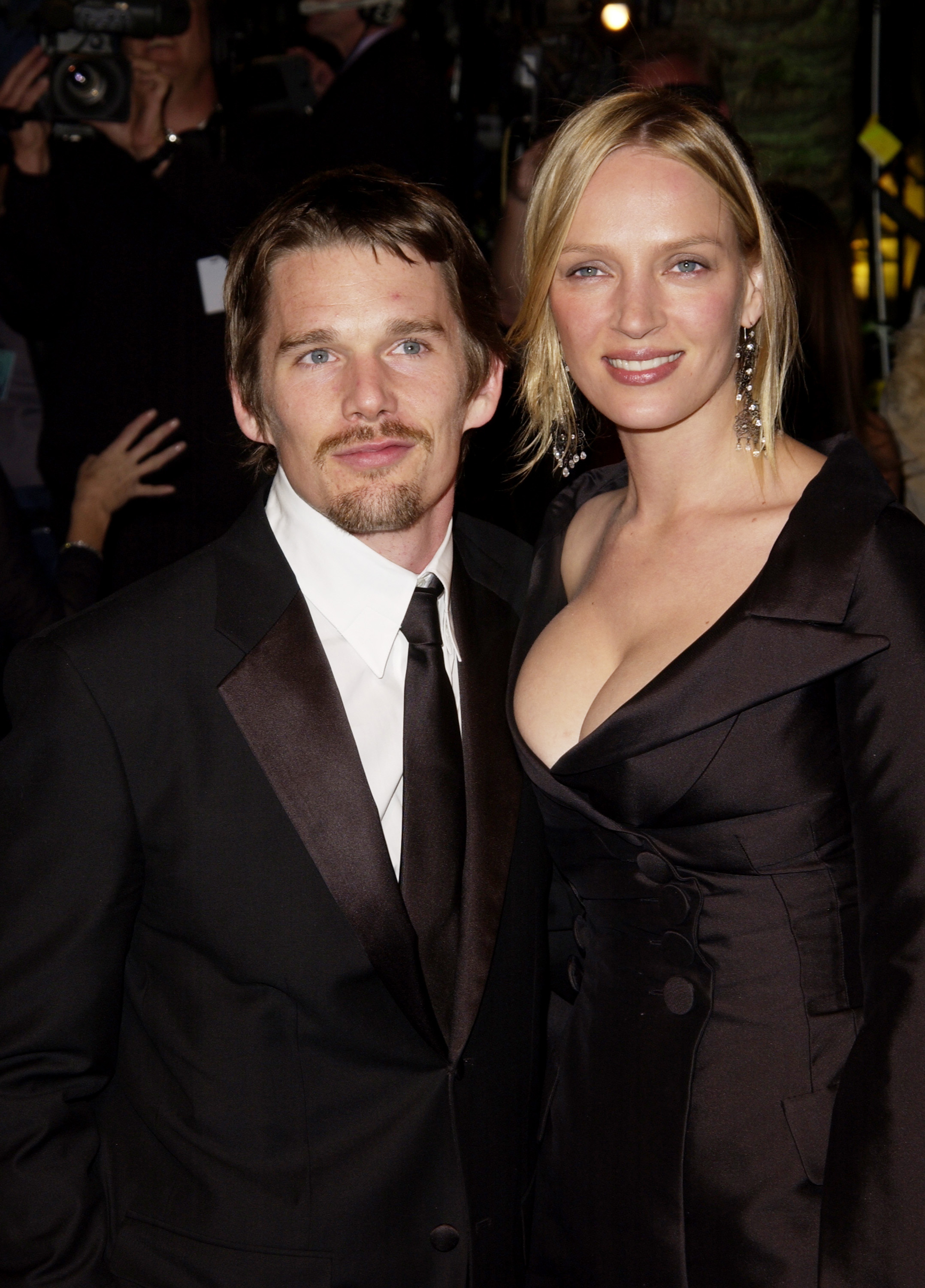 Ethan Hawke and Uma Thurman during the 2002 Vanity Fair Oscar Party in Beverly Hills, California. | Source: Getty Images