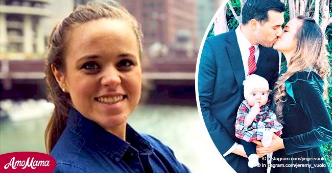 Jinger Duggar’s baby daughter ‘couldn’t care less’ as parents share a sweet kiss in family snap