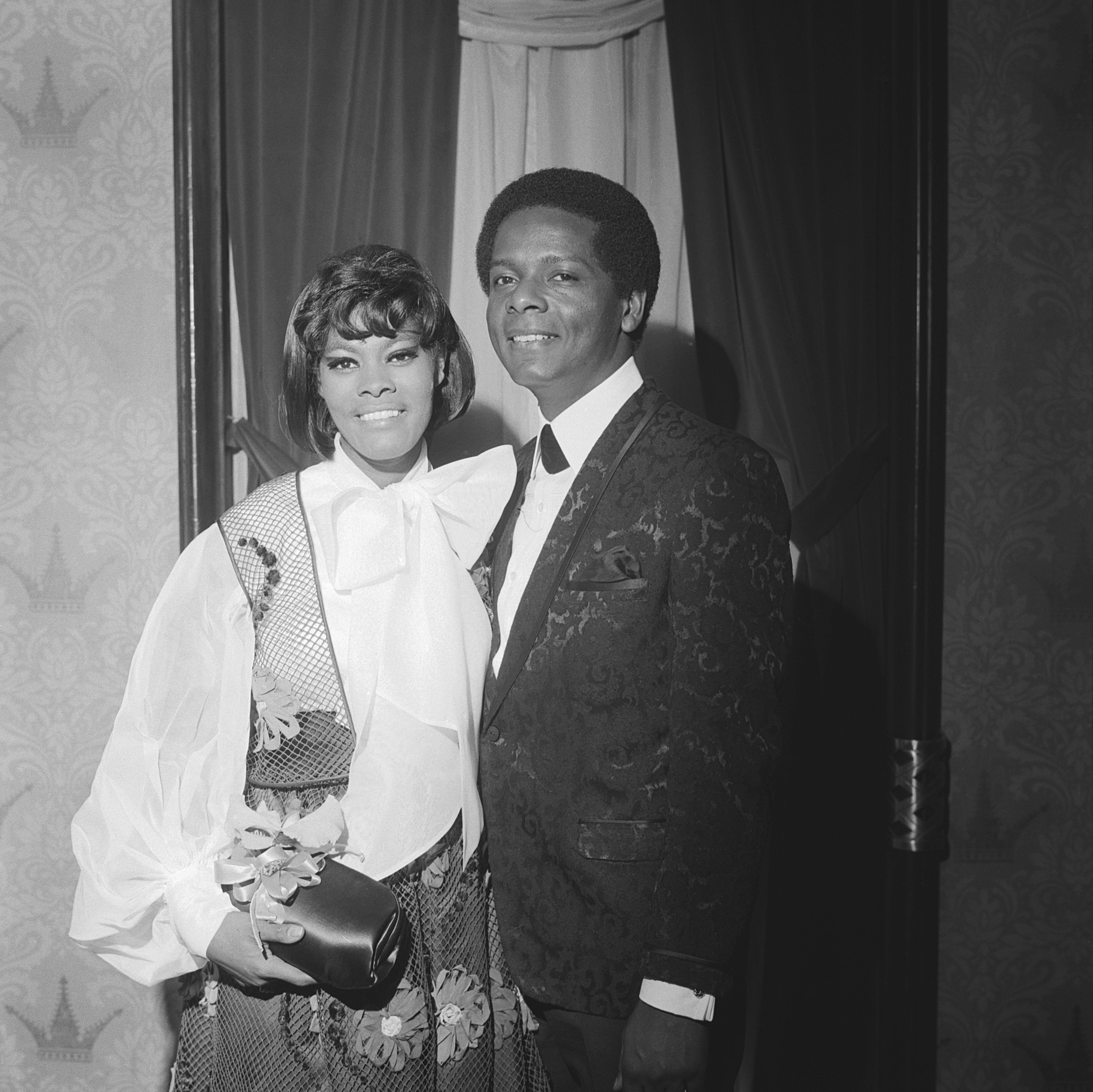 Dionne Warwick and William Elliot at the 11th Annual Grammy Awards on May 5, 1969. | Source: Getty Images