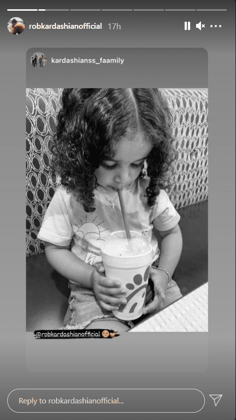 Black and white image of Robert Kardashian's daughter, Dream, sipping from a cup | Photo: Intsagram/robkardashianofficial