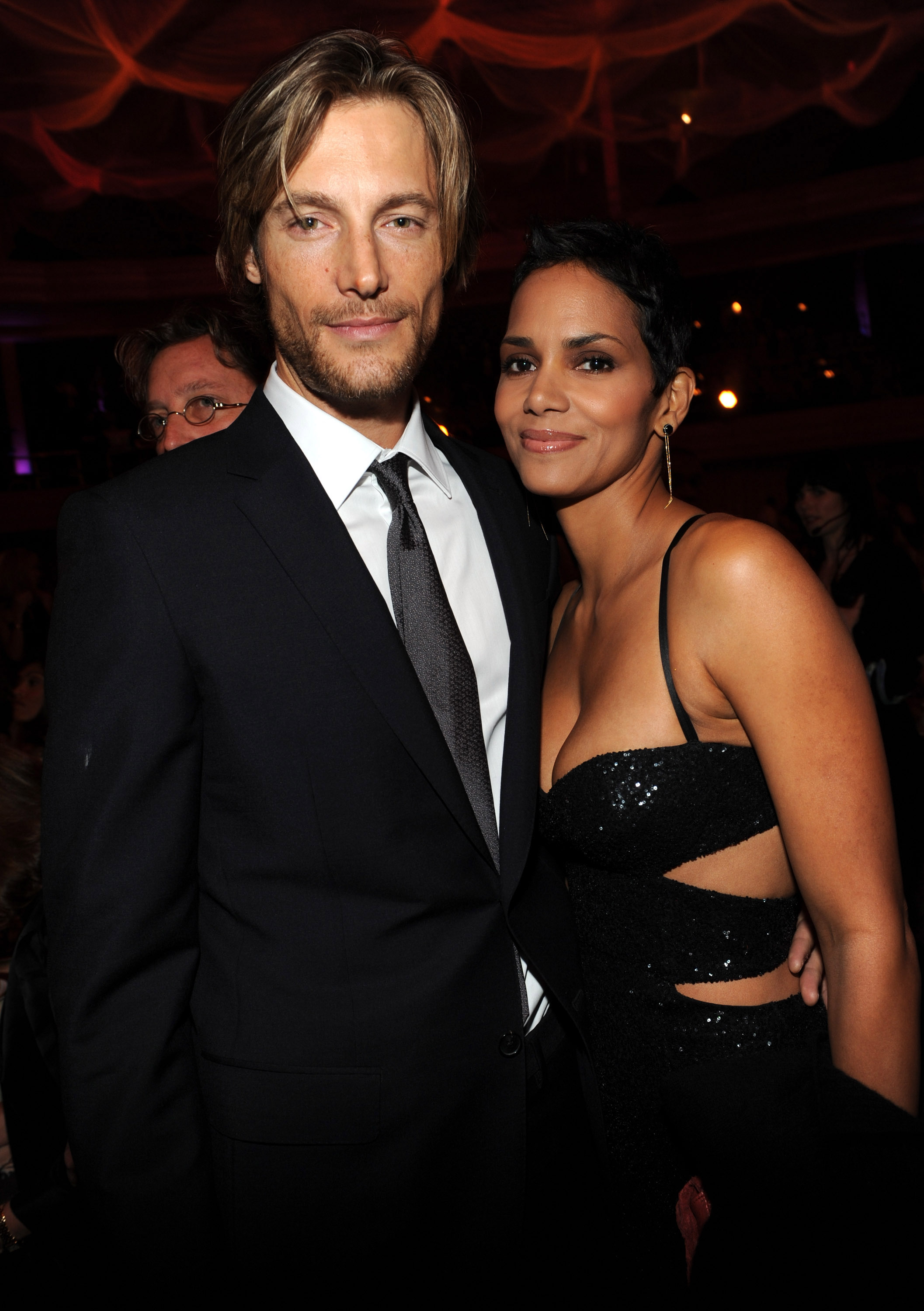 Gabriel Aubry and Halle Berry attend Keep A Child Alive's 6th Annual Black Ball in New York City on October 15, 2009 | Source: Getty Images