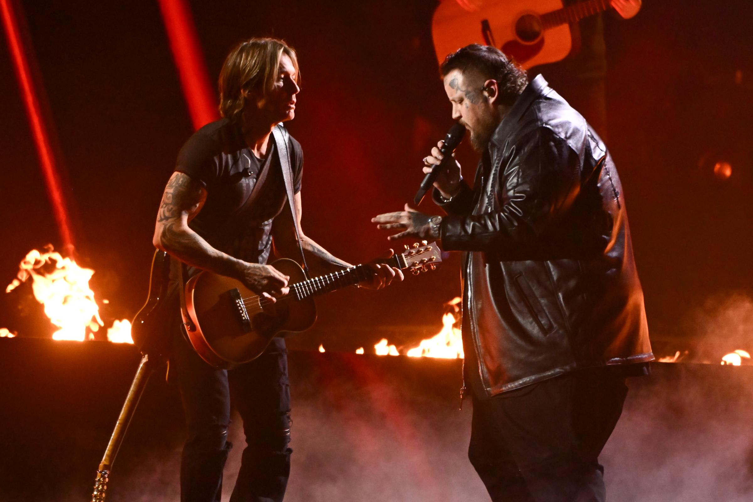 Keith Urban and Jelly Roll performing at the CMA Awards. | Source: Getty Images