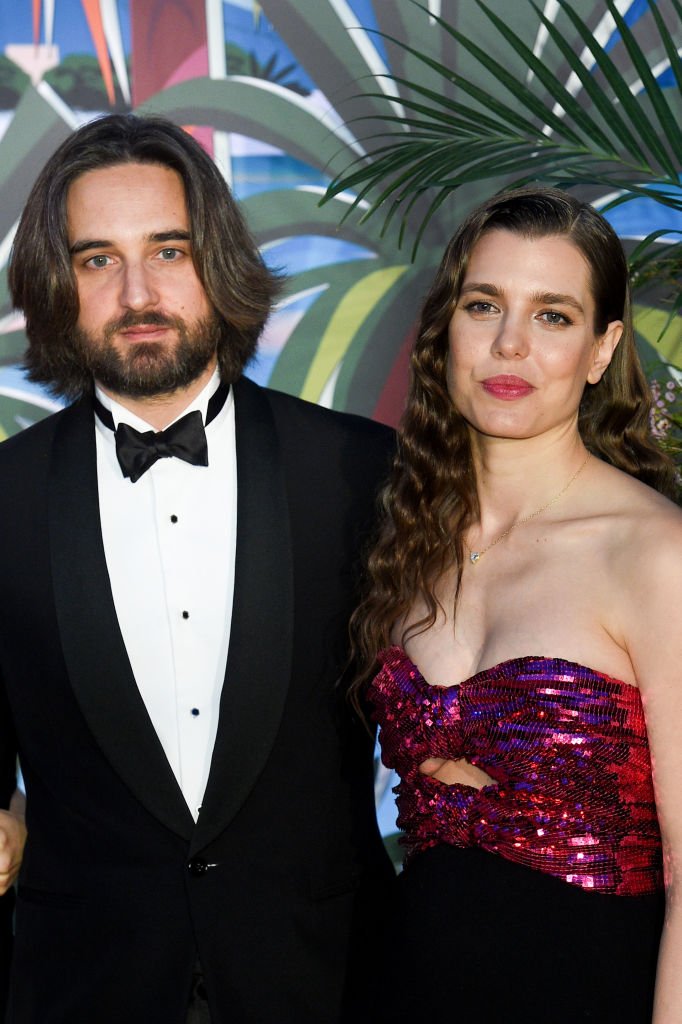 Dimitri Rassam y Carlota Casiraghi en el Rose Ball 2019 para beneficiar a la Fundación Princess Grace, el 30 de marzo de 2019 en Mónaco. | Imagen: Getty Images Dimitri Rassam y Carlota Casiraghi en el Rose Ball 2019 para beneficiar a la Fundación Princess Grace, el 30 de marzo de 2019 en Mónaco. | Imagen: Getty Images