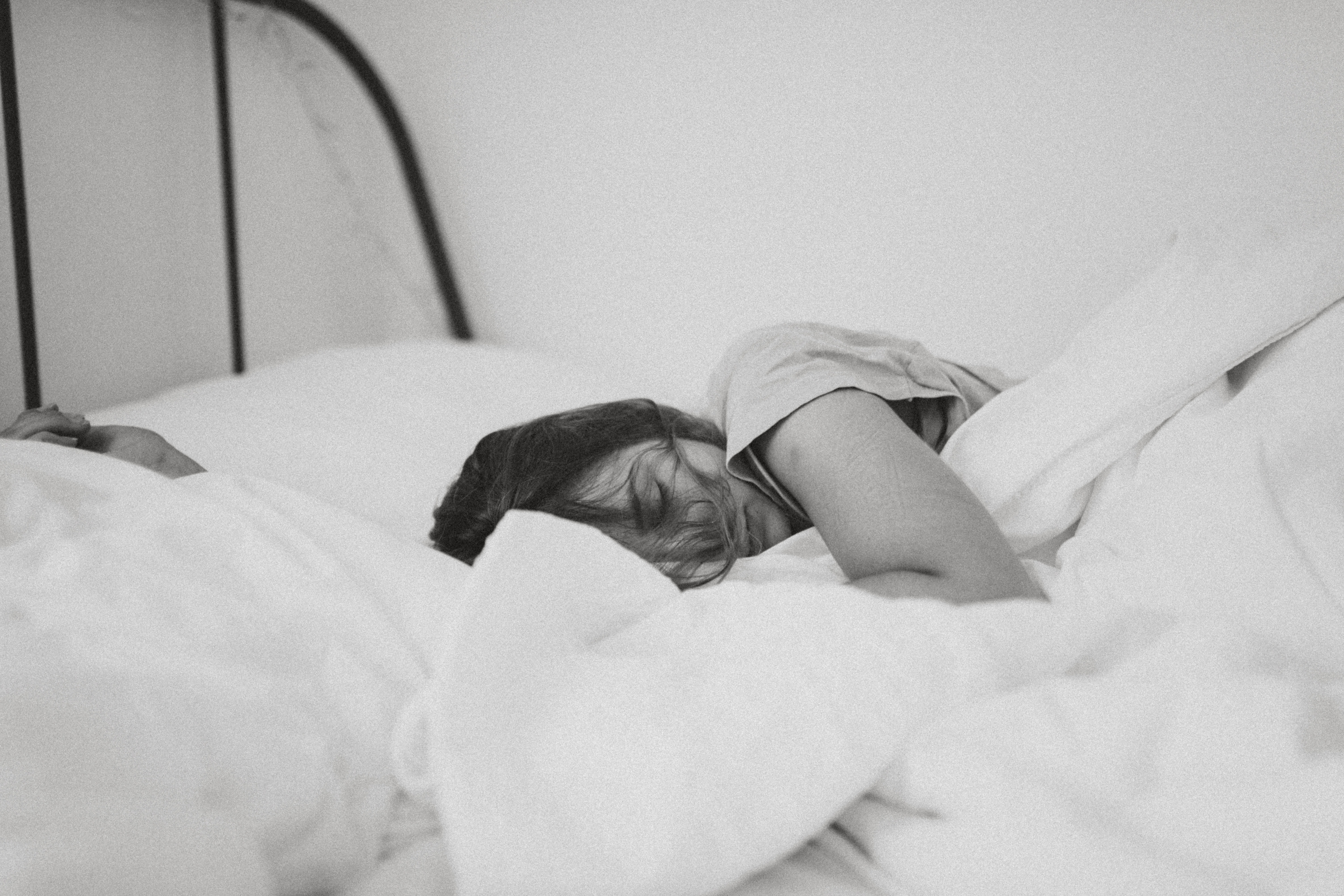 People on Reddit asserted that the depression OP's wife dealt with doesn't count for her laziness. | Source: Unsplash